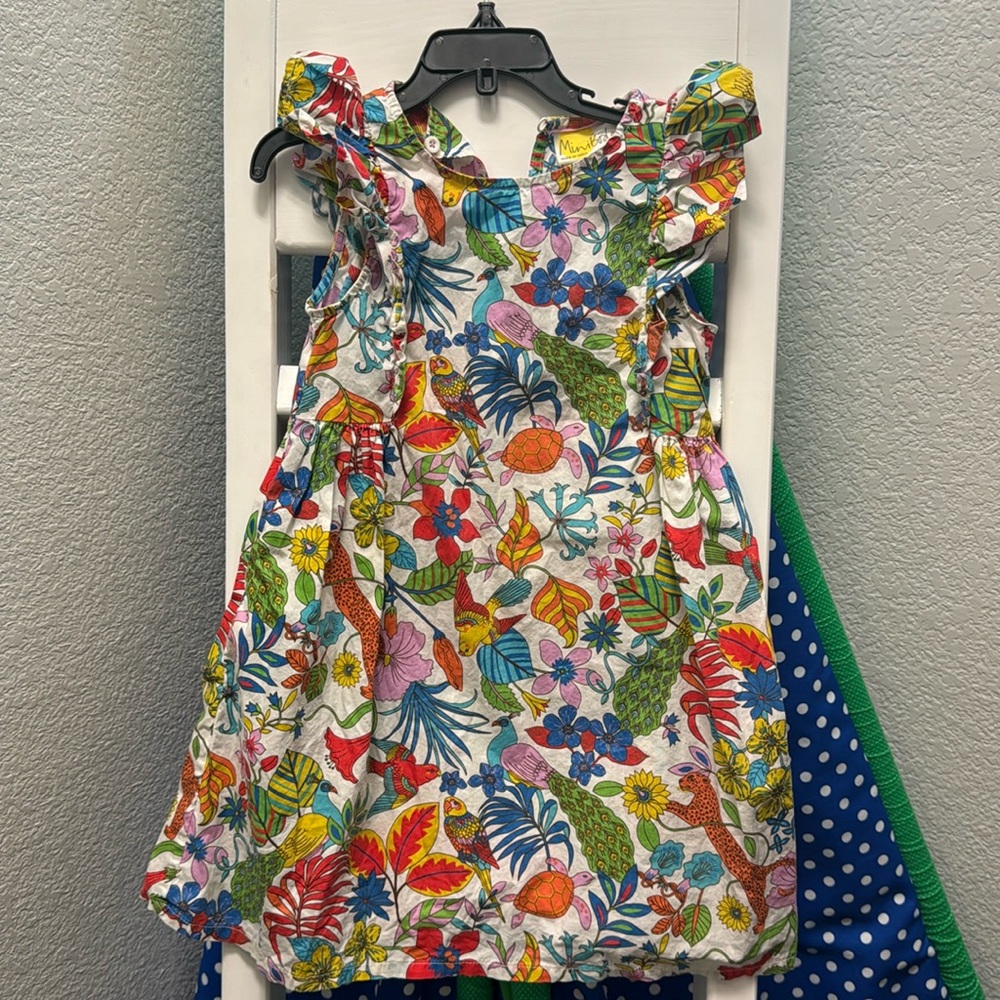 Mini Boden tropical dress. Birds, turtles, flowers. Size 4/5 I’d go with a 4